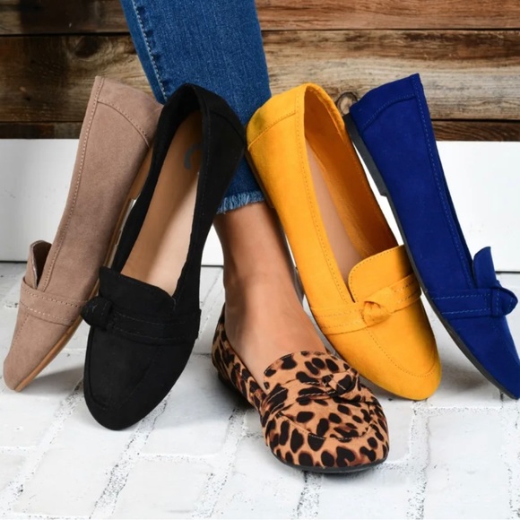 Cute Knot Accent Loafers - Picture 3 of 3